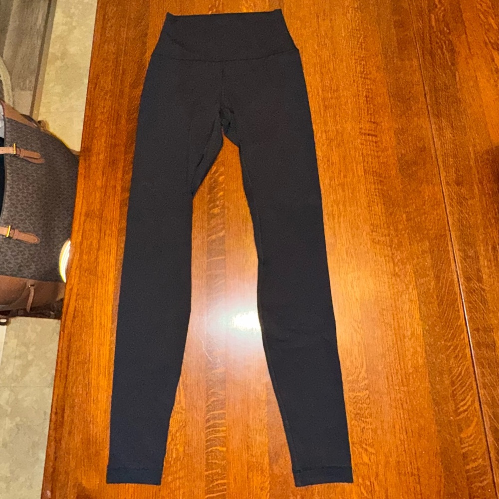 Lululemon Athletica Size 4 Black Align Leggings